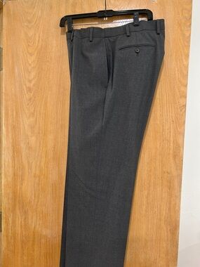 Men's Lauren by Ralph Lauren Classic Dress Pants in Charcoal Gray